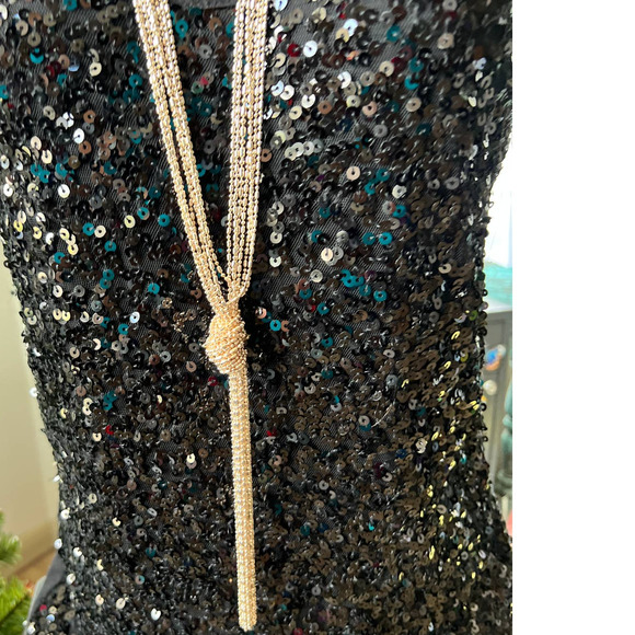 Lariat Rope Gold V Necklace - Picture 2 of 6